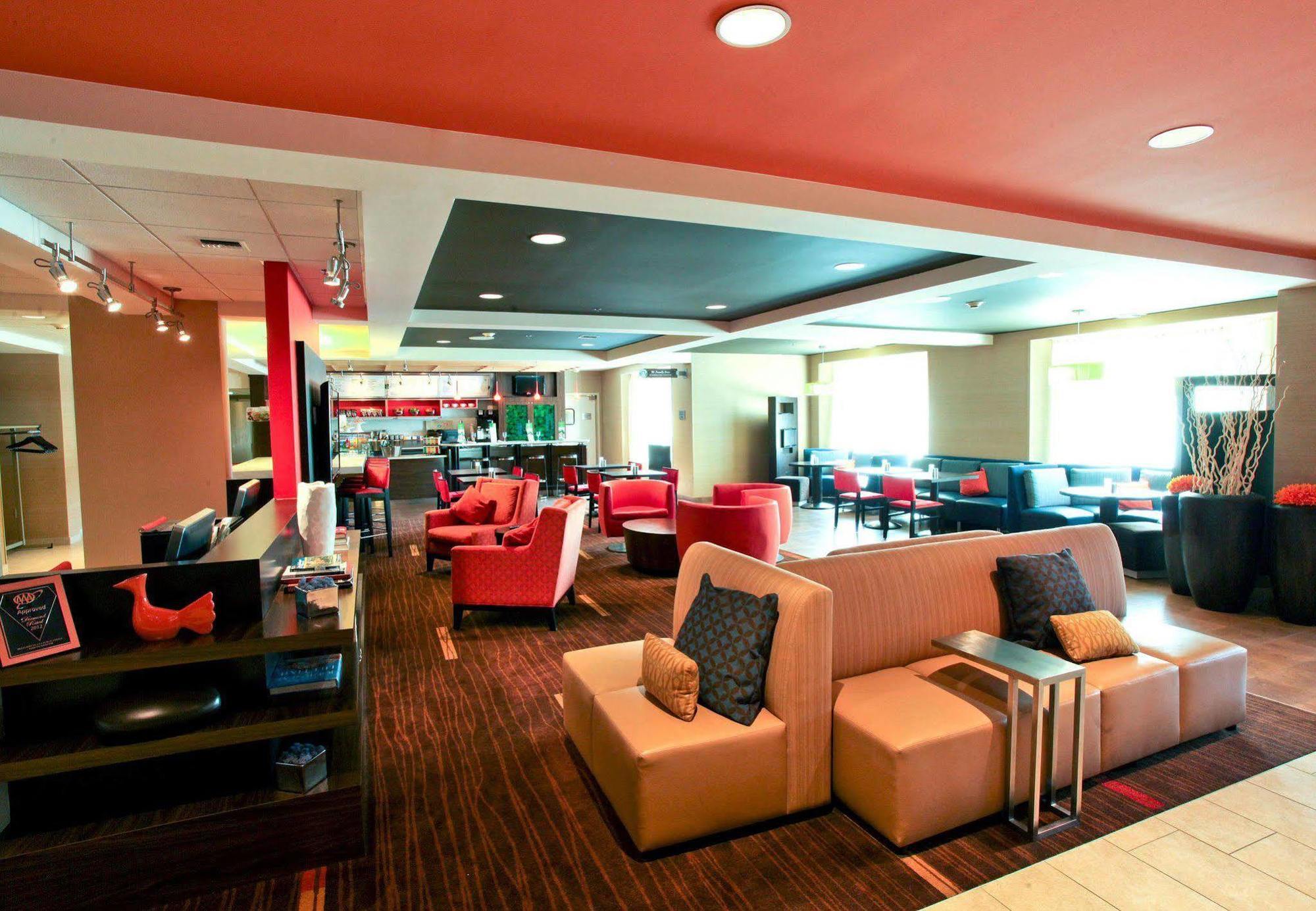 Courtyard Detroit Brighton Hotel Interior photo